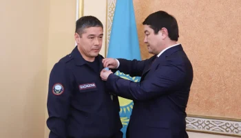 Маңғыстауда ұшақ апаты кезінде көмек көрсеткен азаматтар мемлекеттік наградалармен марапатталды