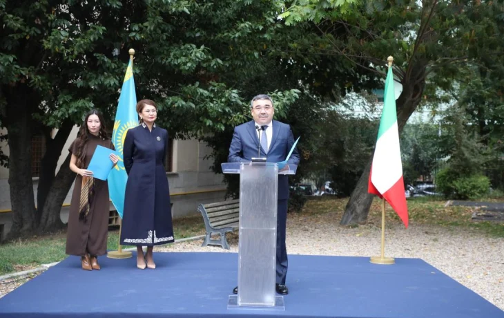 В Италии открыли бюст Абаю Кунанбайулы В Италии открыли бюст Абаю Кунанбайулы