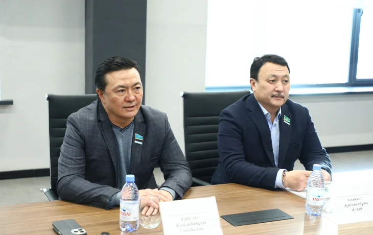 Поддержка молодежи и спорта: визит депутатов Мажилиса Парламента в Жезказган