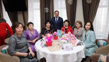 Пусть улыбка не сходит с ваших лиц!