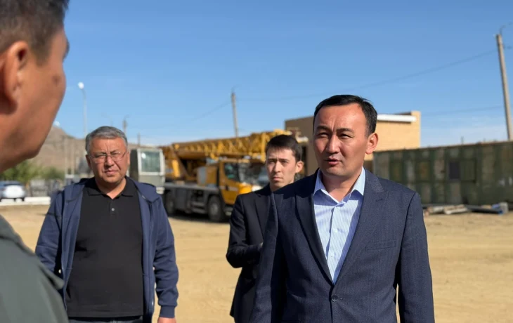 Облыс әкімі Есет Байкен Ұлытау ауданындағы аурухана құрылысының барысын қайта тексерді. Қазіргі таңда құрылыс жұмыстары 65%-ға орындалған Облыс әкімі Есет Байкен Ұлытау ауданындағы аурухана құрылысының барысын қайта тексерді. Қазіргі таңда құрылыс жұмыстары 65%-ға орындалған