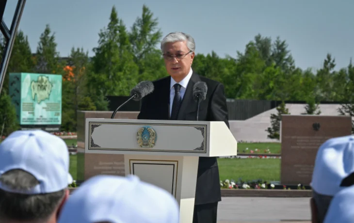 Мемлекет басшысы Саяси қуғын-сүргін және ашаршылық құрбандарын еске алуға арналған іс-шарада сөйлеген сөзі Мемлекет басшысы Саяси қуғын-сүргін және ашаршылық құрбандарын еске алуға арналған іс-шарада сөйлеген сөзі