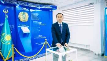 Ұлытау облысының әкімі Есет Байкен сайлауда дауыс берді