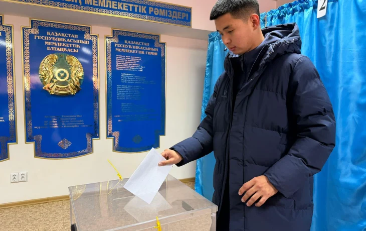 Жезқазғанда «Ұлытау» футбол клубының ойыншылары референдумда дауыс берді Жезқазғанда «Ұлытау» футбол клубының ойыншылары референдумда дауыс берді