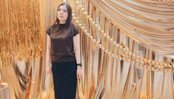 Строить будущее &mdash; ее призвание