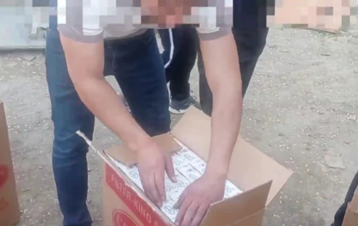 "Обнаружен контрабандист: изъято более 140 тысяч пачек сигарет на сумму свыше 89 млн тенге" "Обнаружен контрабандист: изъято более 140 тысяч пачек сигарет на сумму свыше 89 млн тенге"