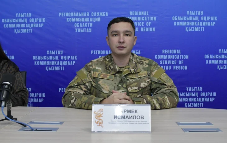 КАК ОБЕСПЕЧИТЬ БЕЗОПАСНОСТЬ ПРИ ПРОВЕДЕНИИ НОВОГОДНЕГО ПРАЗДНИКА КАК ОБЕСПЕЧИТЬ БЕЗОПАСНОСТЬ ПРИ ПРОВЕДЕНИИ НОВОГОДНЕГО ПРАЗДНИКА