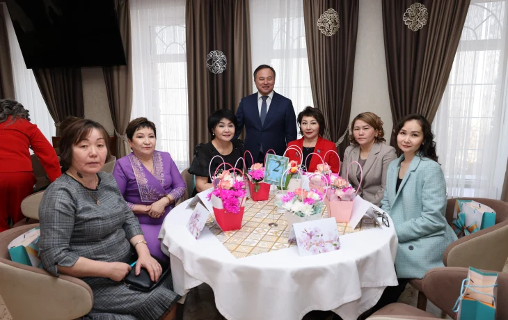Пусть улыбка не сходит с ваших лиц! Пусть улыбка не сходит с ваших лиц!