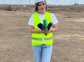 СЕМЬЯ, В КОТОРОЙ ТРУДЯТСЯ И ЛЮБЯТ